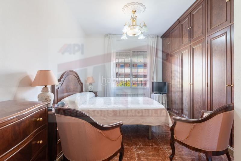 Foto d658a5b4-a586-4dcc-8083-06f589c1ea46. Casa adosada adosado en venta en avda. pere ceremoniós, 5 dormitorios. en Reus