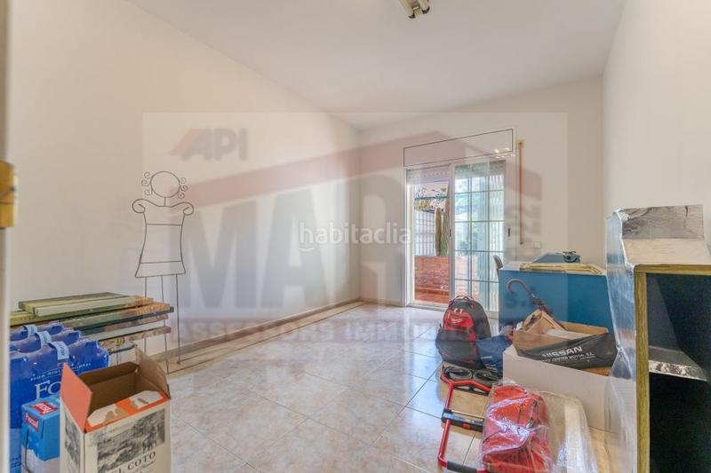 Foto dad1de1b-5b9b-4bd9-ae57-ec9d66ff60e1. Casa adosada adosado en venta en avda. pere ceremoniós, 5 dormitorios. en Reus