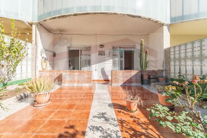 Foto f28f1160-08b6-4413-bebb-fab10b7dad1d. Casa adosada adosado en venta en avda. pere ceremoniós, 5 dormitorios. en Reus