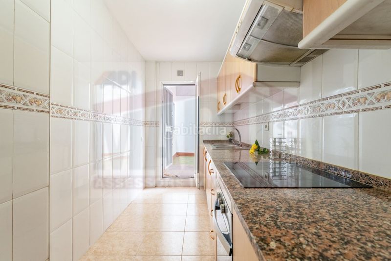 Foto 0a853ad7-5a1d-4067-9d47-a302b601536a. Pis amb calefacció aparcament a Mestral Reus