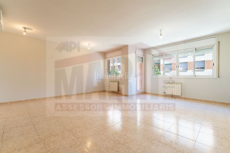 Foto 2f92096b-aeb9-45a5-a36e-42f7d9dc359d. Pis amb calefacció aparcament a Mestral Reus