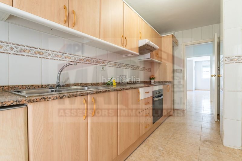 Foto a6b5e56d-294d-4645-9a26-39fd478e36bc. Pis amb calefacció aparcament a Mestral Reus