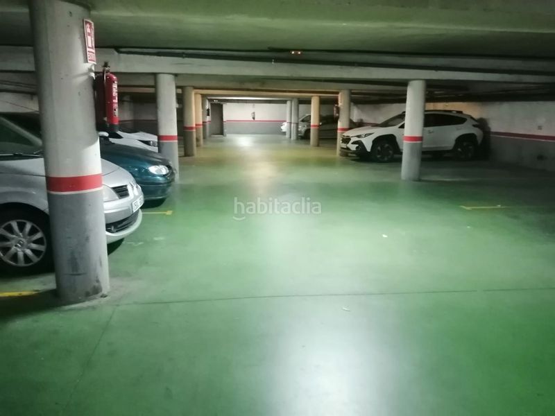 Foto 988fc399-8639-4e60-8c78-1aa3654436f3. Aparcament cotxe a Centre Reus