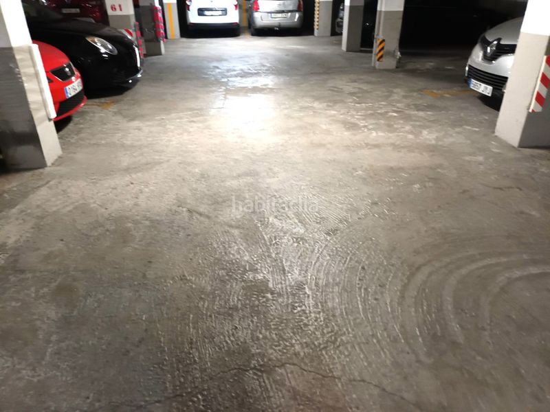 Foto 722a5185-f252-4791-b791-3549a18bc5c1. Aparcament cotxe a Centre Reus
