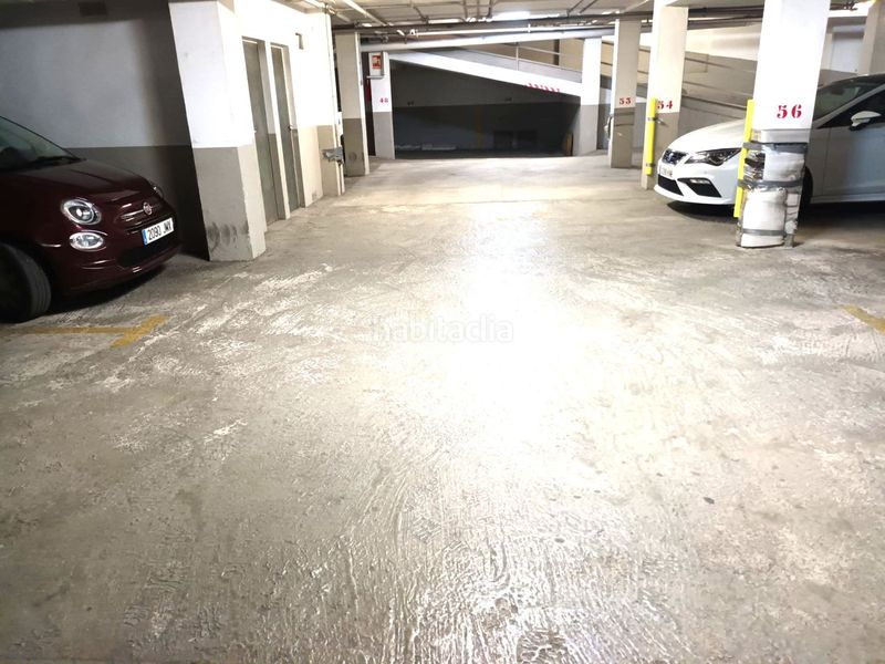 Foto c5009d9e-31c3-4a30-8c69-6c5ecdf7957f. Aparcament cotxe a Centre Reus