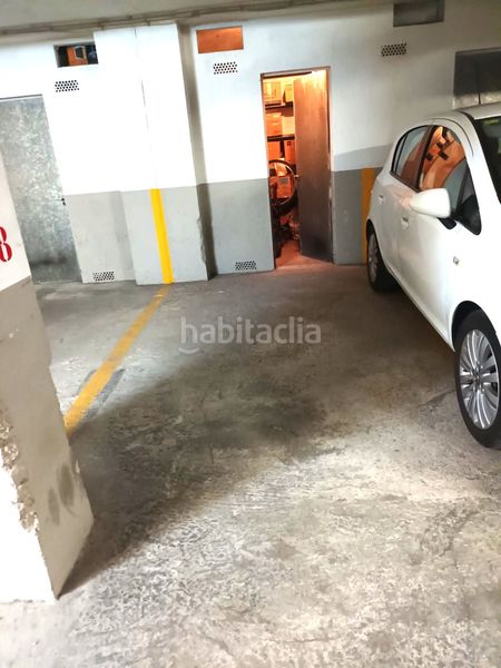 Foto efdb52fa-ce1d-4693-b756-f4568903c9f0. Aparcament cotxe a Centre Reus