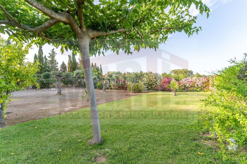 Foto 6adabedd-2489-4375-8c96-05724cd20ebc. Masia amb piscina a Botarell