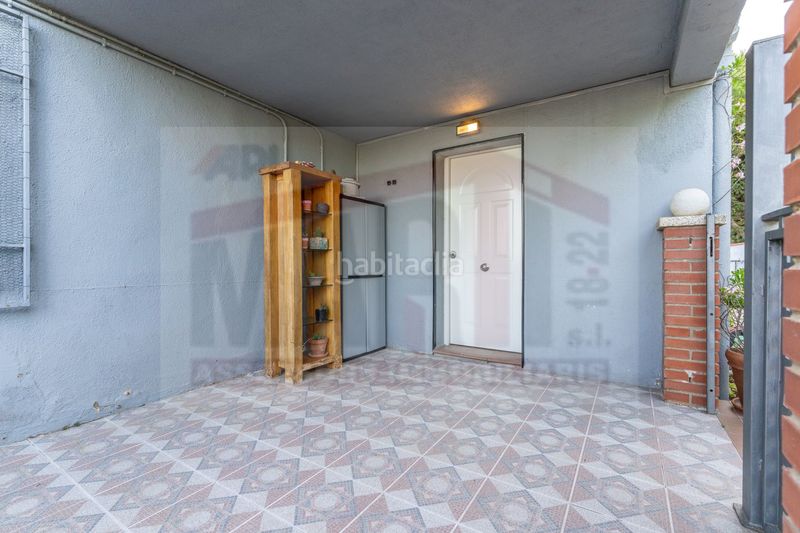 Foto bdb253ec-f433-4170-9c75-f4862cfc9951. Masia amb piscina a Botarell