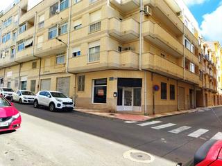 Lloguer Local Comercial a Ibi. Local comercial en alquiler zona giravela.