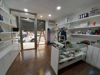 Lloguer Local Comercial  Jose cremades mompo. Local comercial junto a reyes magos en alquiler