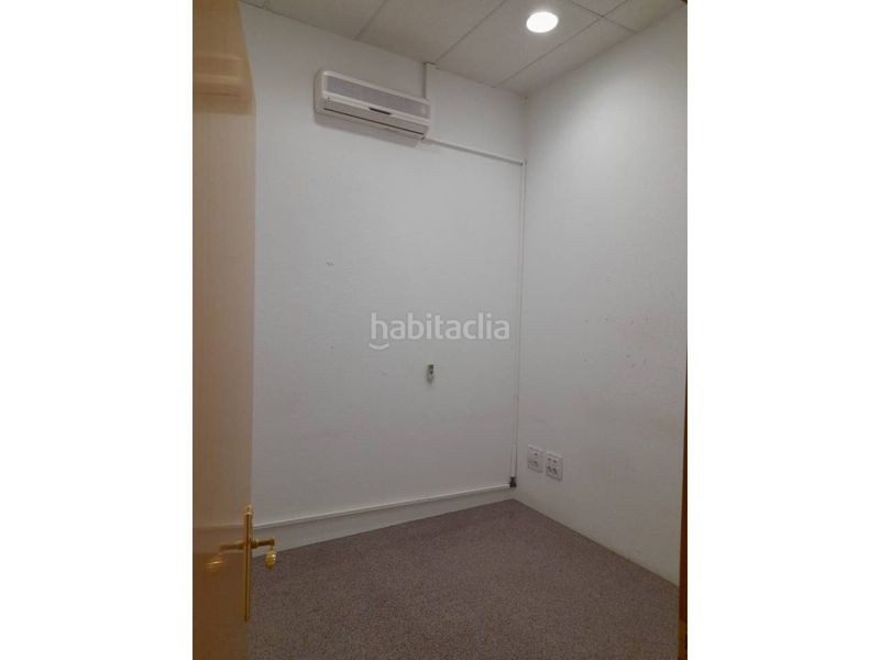 Foto b8f3f4d0-e8f2-4d23-b7b3-523ea51c9d6f. Affitto ufficio con parcheggio in Ibi
