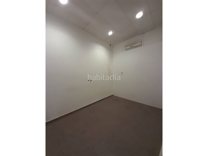 Foto bd8adbce-323b-4891-b517-4b1a49864485. Affitto ufficio con parcheggio in Ibi