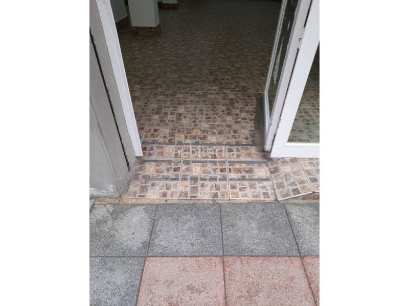 Foto e1e35114-7f5f-4580-b003-9a5f897cd940. Lloguer local comercial a Ibi