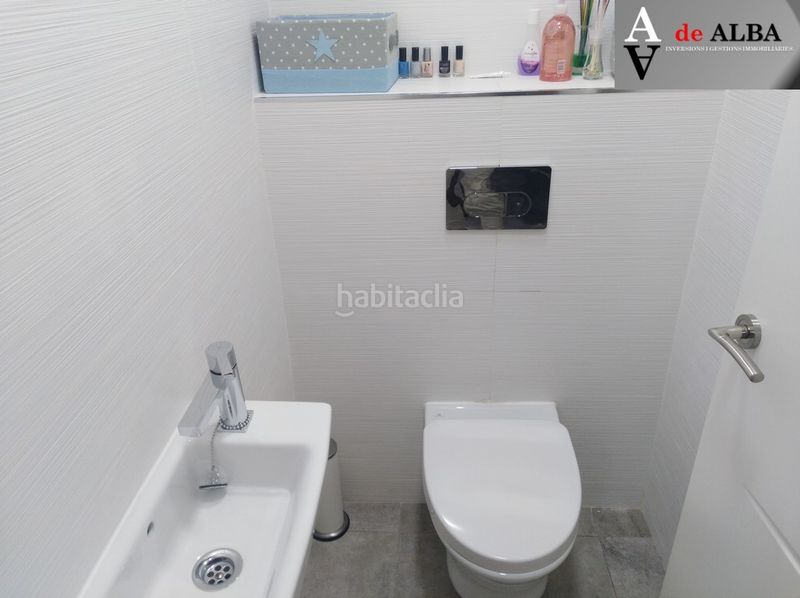 Foto 1ecc8863-9ffe-4c2c-a95a-6c384856523d. Casa adossada amb xemeneia calefacció aparcament piscina a Sant Andreu de la Barca