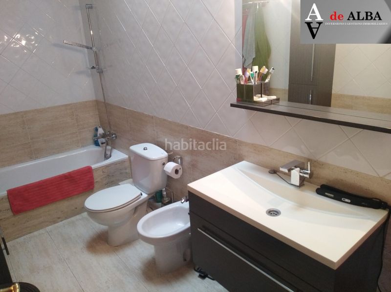 Foto 37149ce3-b7b3-4728-b513-62aa66a94eb3. Casa adossada amb xemeneia calefacció aparcament piscina a Sant Andreu de la Barca
