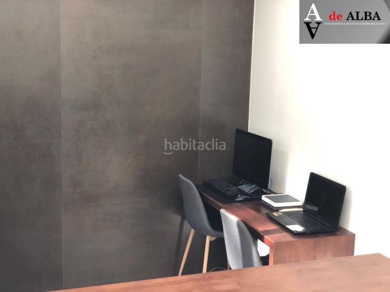Foto 4d6a0be9-6e00-45cc-960d-c1b7211052ae. Casa adossada amb xemeneia calefacció aparcament piscina a Sant Andreu de la Barca