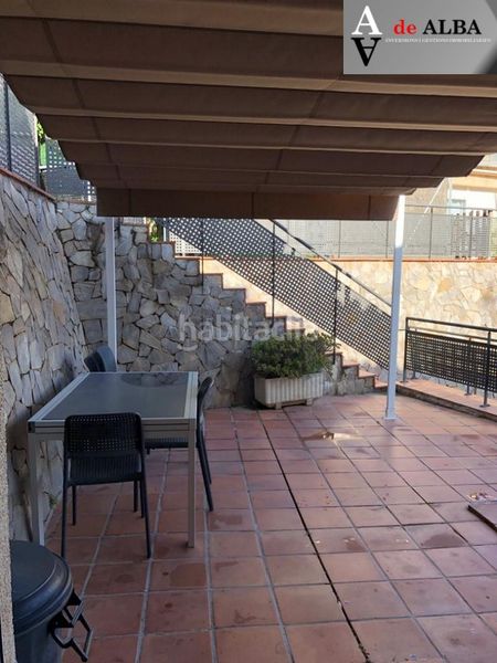 Foto 94a3cec3-bc34-4759-b5b9-5a0d84a926d7. Casa adossada amb xemeneia calefacció aparcament piscina a Sant Andreu de la Barca