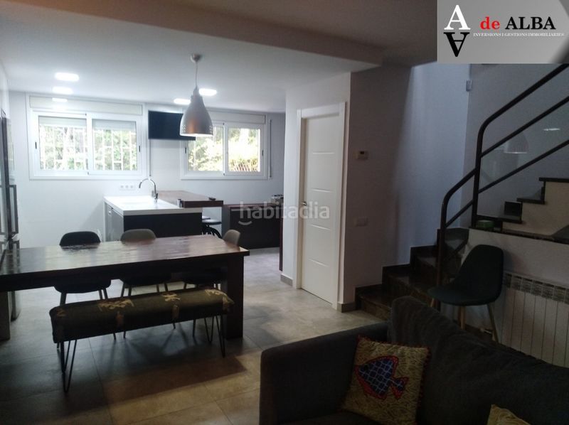 Foto 95a82408-49c3-41ae-8189-8a8c725a6f5c. Casa adossada amb xemeneia calefacció aparcament piscina a Sant Andreu de la Barca