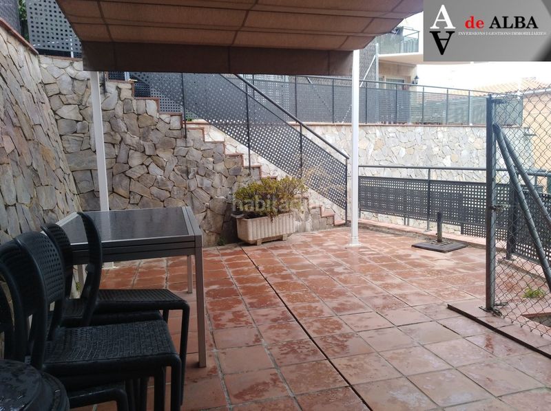 Foto 9a84d7d5-a4d7-4f26-ab5d-0c5d557d423b. Casa adossada amb xemeneia calefacció aparcament piscina a Sant Andreu de la Barca