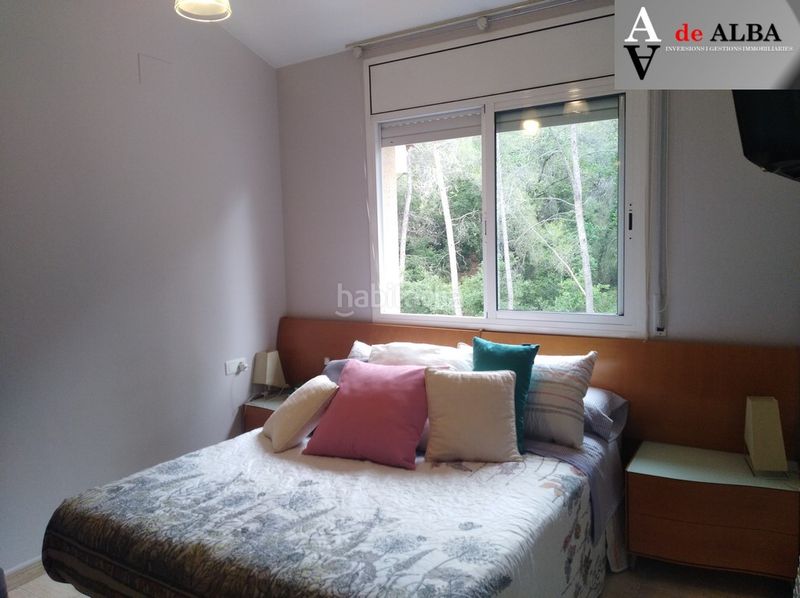 Foto aebaca18-363d-4be8-a897-9aa71f01497f. Casa adossada amb xemeneia calefacció aparcament piscina a Sant Andreu de la Barca