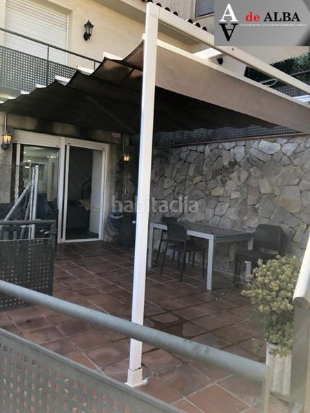 Foto fb9c945b-707e-4f5c-b4e6-4e6e2dcb8a04. Casa adossada amb xemeneia calefacció aparcament piscina a Sant Andreu de la Barca