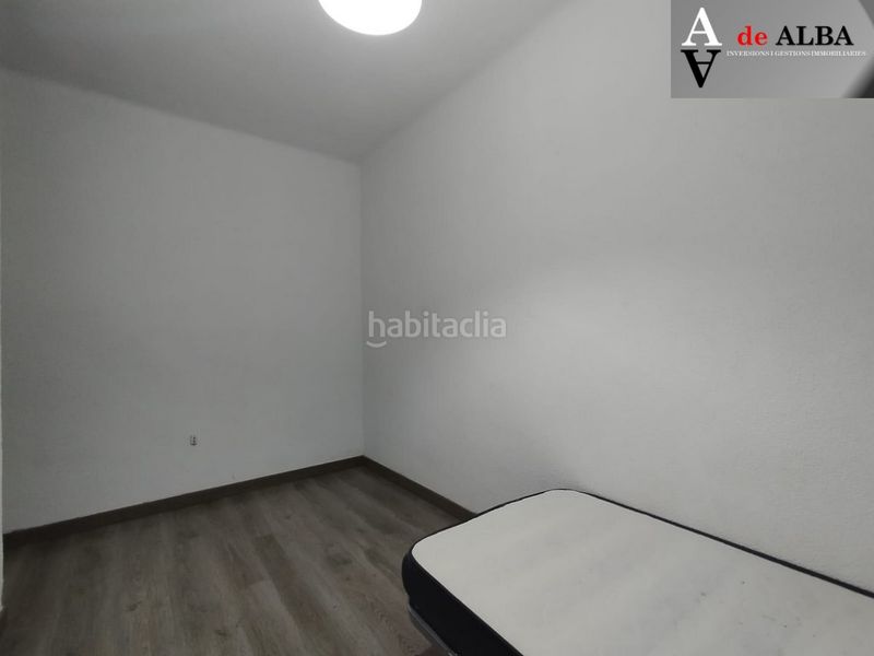 Foto de12c77e-613f-45d5-88eb-46ffaeb545c3. Pis amb calefacció a Centre Esplugues de Llobregat