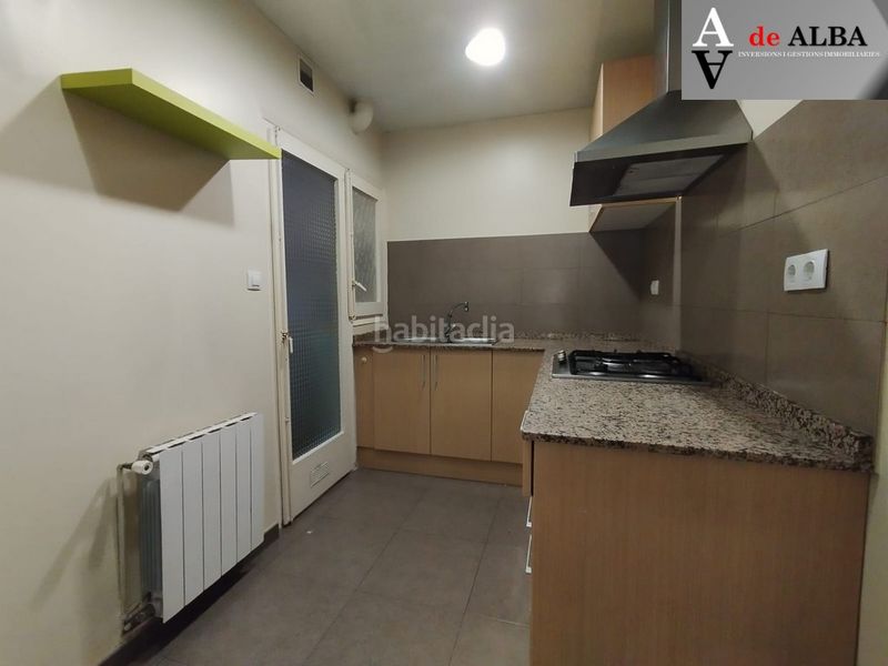 Foto f324f33d-8946-4113-b700-e93a2ab60298. Pis amb calefacció a Centre Esplugues de Llobregat