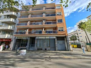 Pis a Calafell Platja. Piso al lado de la playa con ascensor y terraza