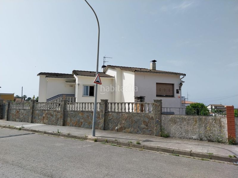 Foto 3c413125-fc32-497d-b226-1a316c2a89f7. Casa adossada amb calefacció aparcament piscina a Vendrell (El)