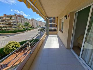 Pis a L´Estany. Piso con vistas al mar con piscina