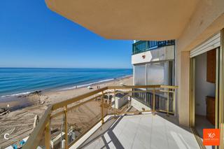 Apartament a Calafell Platja. Apartamento en primera linia de playa