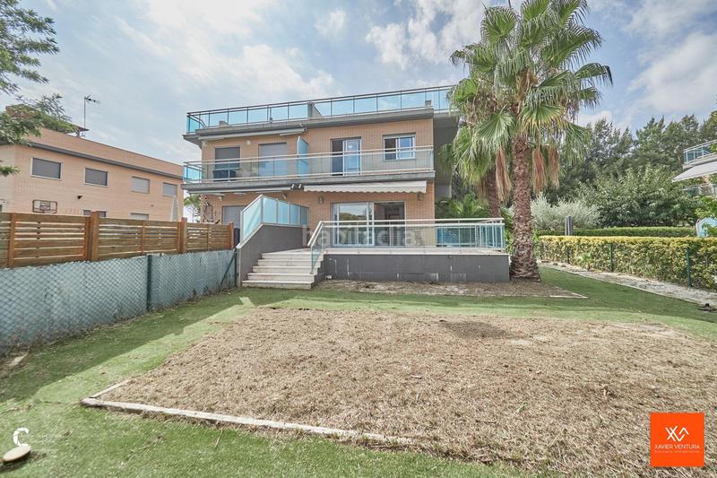 Foto 3037b789-a4fe-4878-9d46-a6676104df8f. Casa adossada amb aparcament a La Mora Tarragona