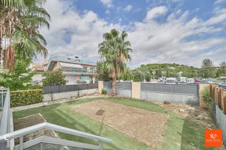 Maison jumelée à La Mora. Casa con jardin al lado de la playa