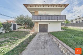 Chalet à Calafell Residencial. Chalet individual con gran jardin