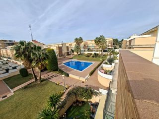 Casa adosada en Calafell Residencial. Casa adosada con piscina