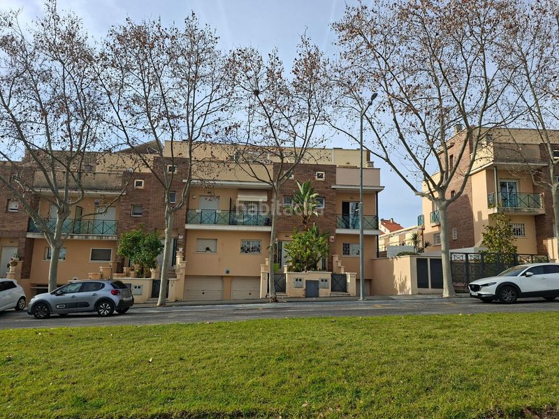 Foto 1a8bfe3f-727d-43c4-b7f4-1b4f1cc72102. Casa adossada amb aparcament piscina a Calafell residencial Calafell