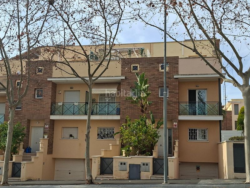 Foto 34d037d7-8642-461b-ad0f-b0b6f7dc913d. Casa adossada amb aparcament piscina a Calafell residencial Calafell