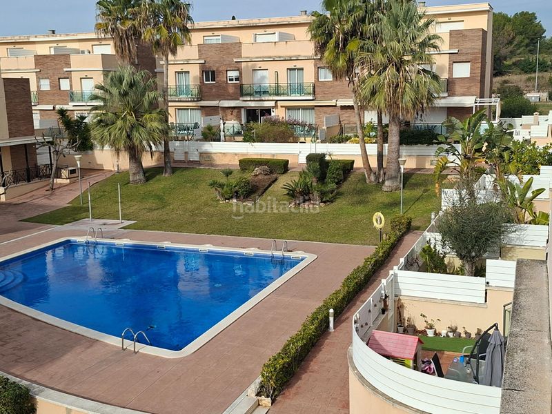 Foto 4616d6c9-d037-44c3-b46d-c5e97859ee31. Casa adossada amb aparcament piscina a Calafell residencial Calafell