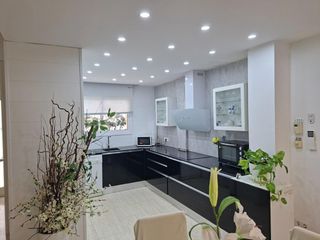 Casa adossada a Calafell Residencial. Vivienda con zona comunitaria y piscina