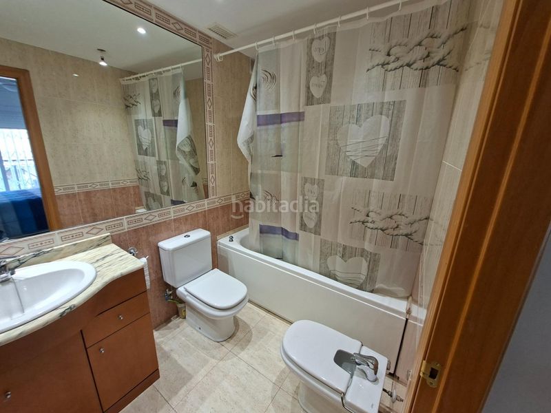 Foto c6b8cd50-fa6a-490f-8716-46b86ce466b8. Casa adossada amb aparcament piscina a Calafell residencial Calafell