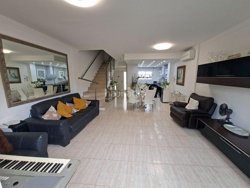 Foto f0575680-390e-449b-885b-2a145d04e090. Casa adossada amb aparcament piscina a Calafell residencial Calafell