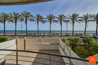 Piccolo appartamento in L´Estany. Espectacular planta  baja con terraza frente al mar con piscina