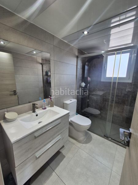 Foto c496ecf0-dd59-43e5-b952-10bfdd1cd310. Casa adossada amb calefacció aparcament a Calafell poble Calafell