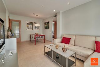 Àtic a Sant Salvador. Gran piso con solarium y piscina comunitaria