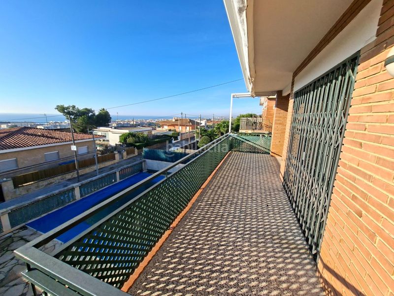 Foto fe3eeada-1ccd-4fce-b14f-877e5e67549b. Xalet amb aparcament piscina a Bellamar Calafell