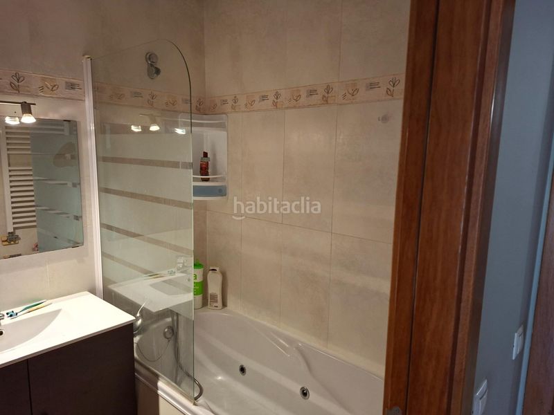 Foto 5ee68e58-aa10-4a57-b0c5-0b23053900f8. Casa adossada amb calefacció aparcament piscina a Vendrell (El)