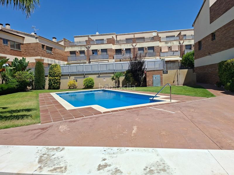 Foto bf5fd810-157d-4790-b69f-5d494e29acf9. Casa adossada amb calefacció aparcament piscina a Vendrell (El)