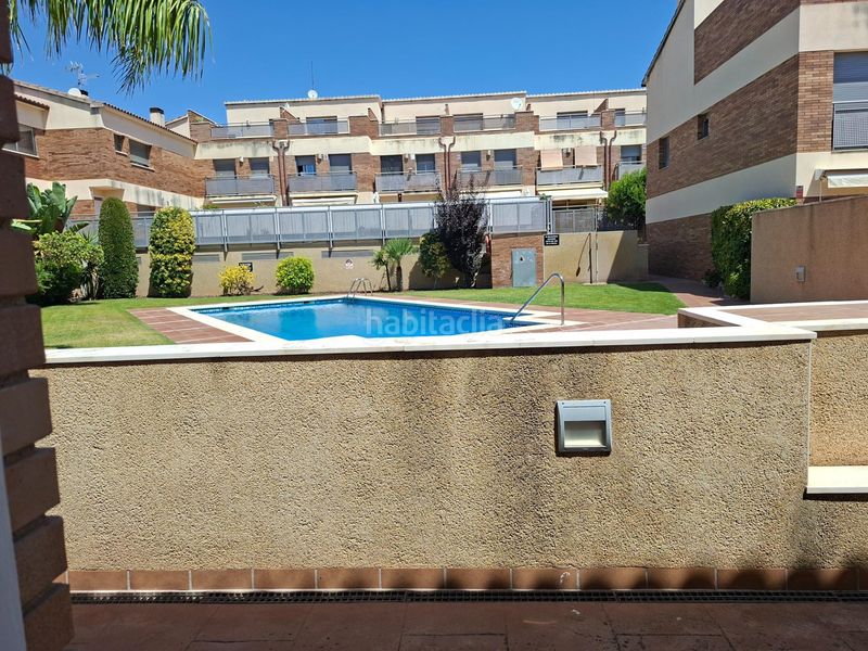 Foto ce1cbe97-1e31-4318-af0d-1eb651bb0280. Casa adossada amb calefacció aparcament piscina a Vendrell (El)