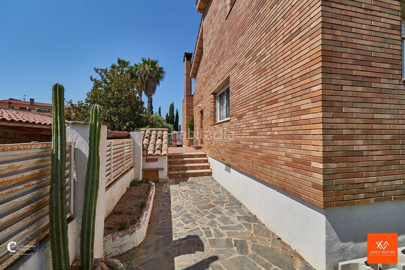 Foto ba19da6f-4847-41e6-9599-52ec4e04ea89. Chalet  individual con piscina en Roda de Barà
