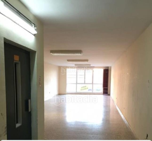 Foto 4ae5c16b-0def-40ca-bee8-e957e53bae17. Local comercial en barcelona de 628 edificio en venta con ascensor en Sabadell